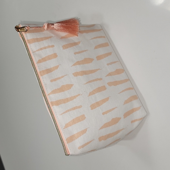 Makeup Bag / Toiletries Pouch - Picture 2 of 10
